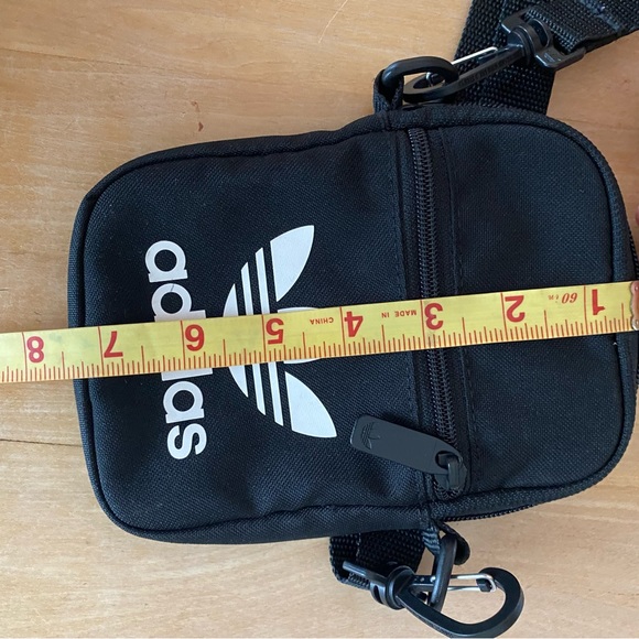 Adidas cross body travel bag - Picture 5 of 6